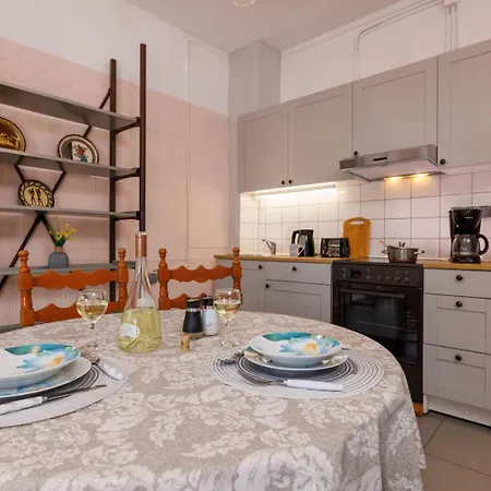 Thena Apartment Hersonissos (Crete)