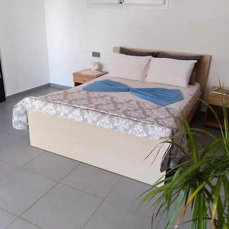 Thena Apartment Hersonissos (Crete)
