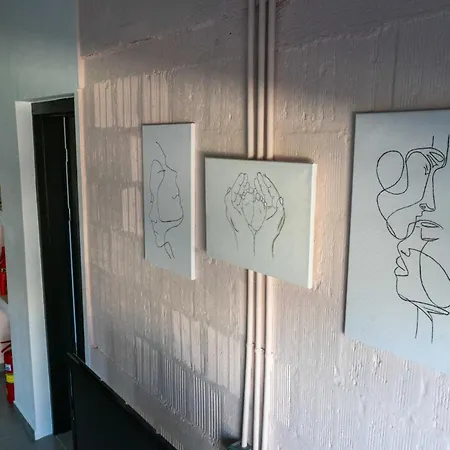 Thena 아파트 헐소니소스