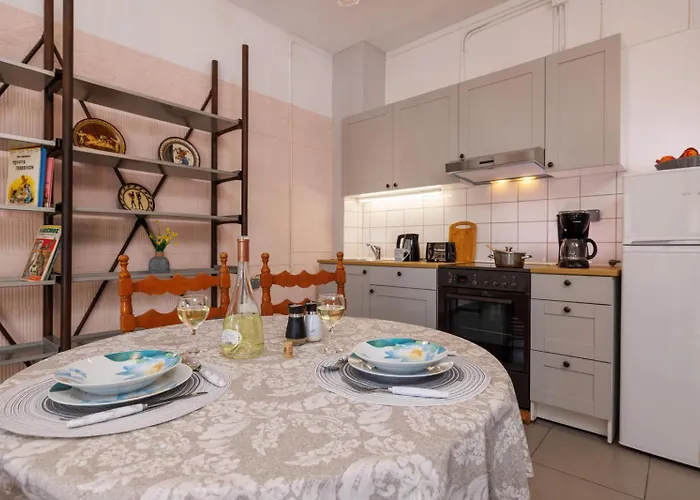Thena Apartment Hersonissos (Crete)