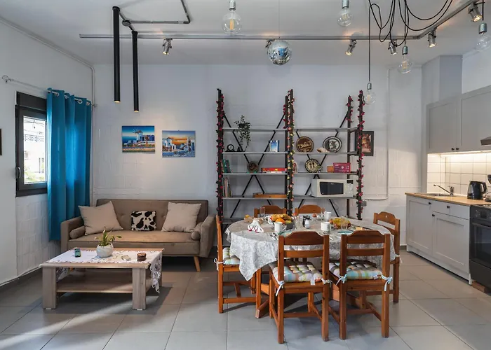 Thena Χερσόνησος