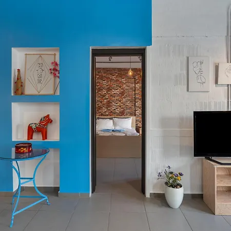 Thena Apartment *