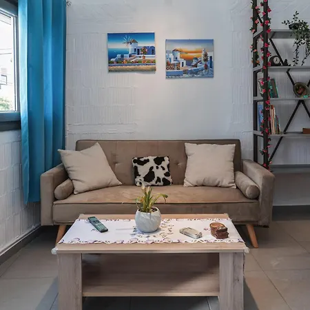 Thena Apartment *